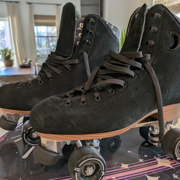 Midnight Roller Moon Boot Roller Skates - Picture 14 of 17